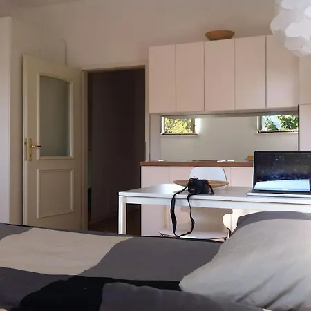 The Cute, Sunny In The Center +p Apartman *