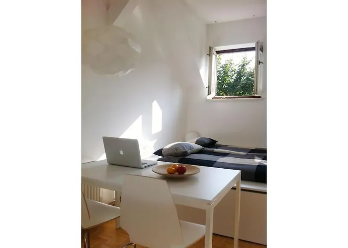 The Cute, Sunny In The Center +p * Λιουμπλιάνα