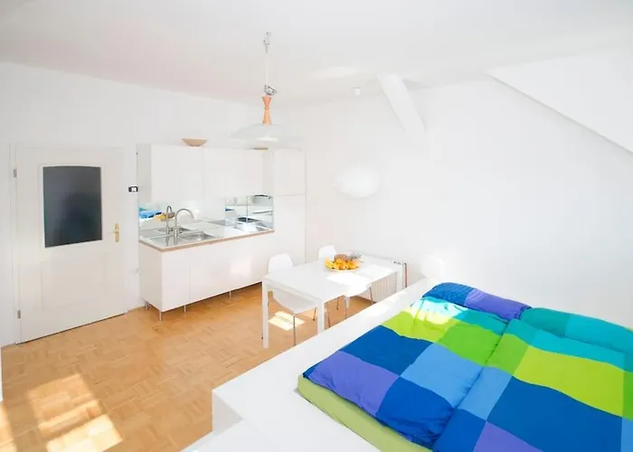 The Cute, Sunny In The Center +p *