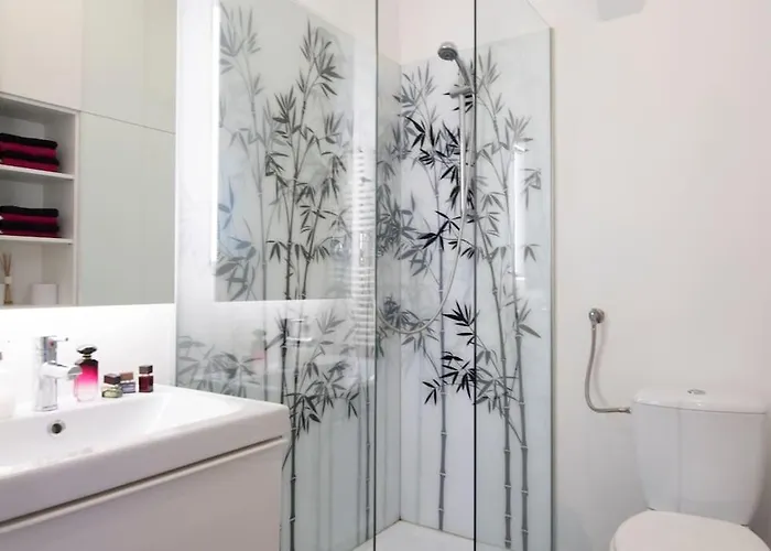 The Cute, Sunny In The Center +p * Λιουμπλιάνα