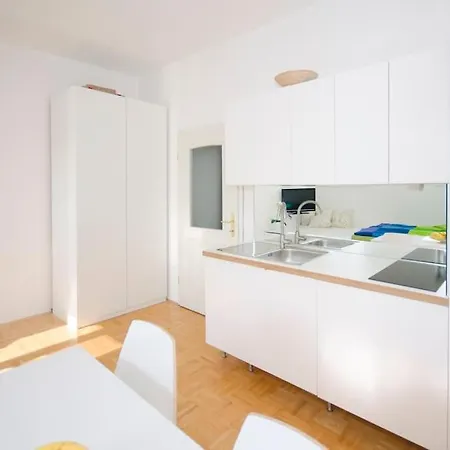 The Cute, Sunny In The Center +p Apartment Ljubljana